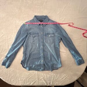 J. Crew Wren Slim Fit Denim Shirt in Size 8